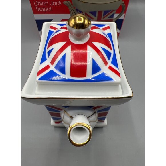 Union Jack Ceramic Teapot With Gold Accents & Original Box Holds 2 Cups - Picture 11 of 14